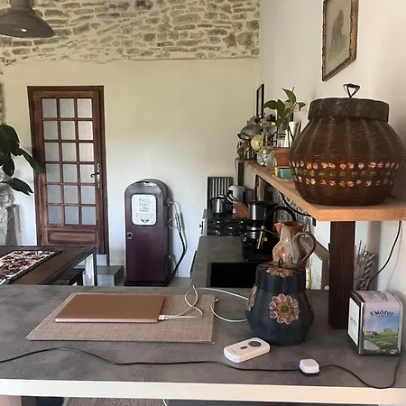 L'ostal Des Embruscalles Claret (Herault)