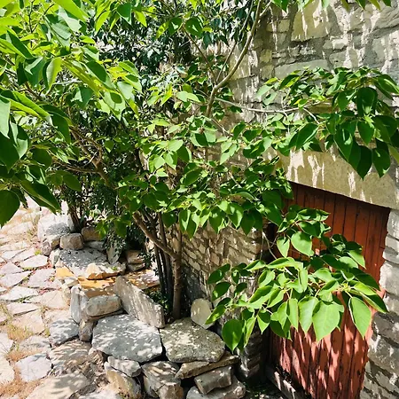 L'ostal Des Embruscalles Claret (Herault)